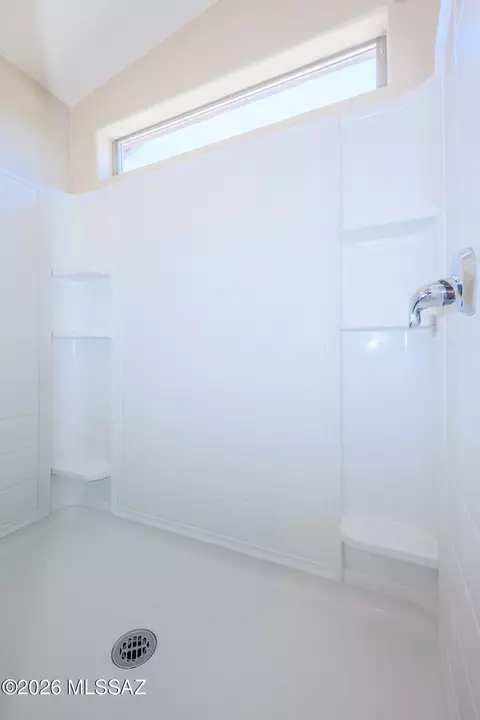 Bath - 13197 E Mesquite Flat Spring Dr, Vail, AZ 85641 photo 4 of 4
