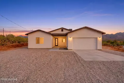 1785 Correo Ct, Rio Rico, AZ 85648