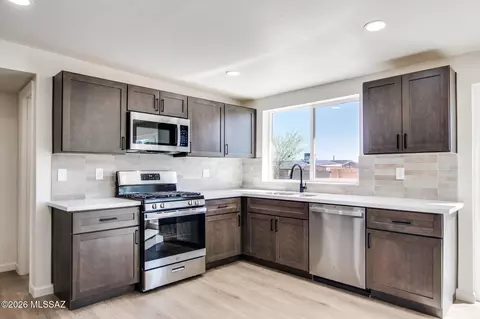 6331 S Cardinal Ave, Tucson, AZ 85746