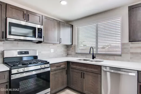 6331 S Cardinal Ave, Tucson, AZ 85746
