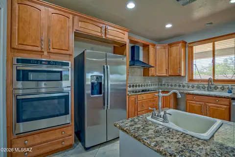 Kitchen - 2970 E Consuelo Pl, Vail, AZ 85641 photo 3 of 6