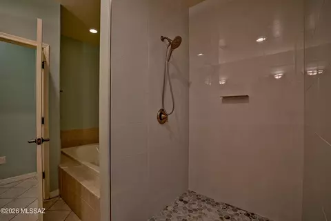 Bath - 2970 E Consuelo Pl, Vail, AZ 85641 photo 5 of 6