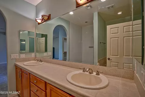 Bath - 2970 E Consuelo Pl, Vail, AZ 85641 photo 4 of 6