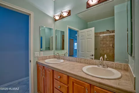 Bath - 2970 E Consuelo Pl, Vail, AZ 85641 photo 1 of 6