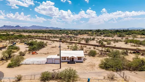 12460 N Whitney Ln #B, Marana, AZ 85653