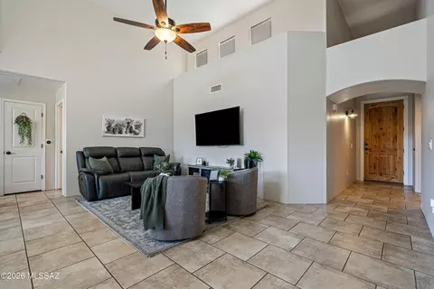 Living - 233 E Scepter Ln, Vail, AZ 85641 photo 2 of 4