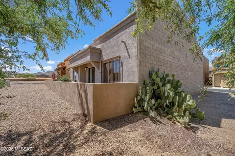 Exterior - 233 E Scepter Ln, Vail, AZ 85641 photo 6 of 8