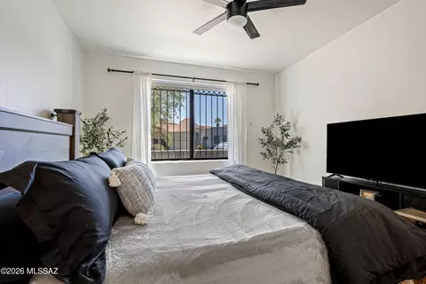 Bedroom - 233 E Scepter Ln, Vail, AZ 85641 photo 2 of 3