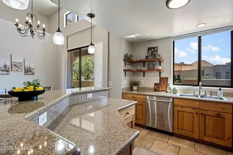Kitchen - 233 E Scepter Ln, Vail, AZ 85641 photo 2 of 5
