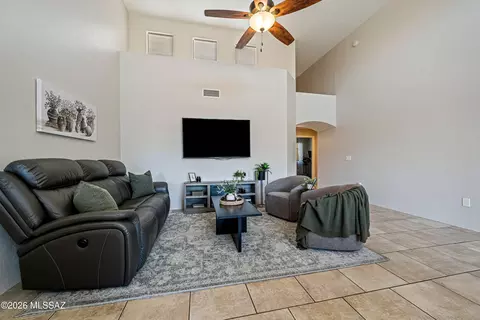 Living - 233 E Scepter Ln, Vail, AZ 85641 photo 3 of 4