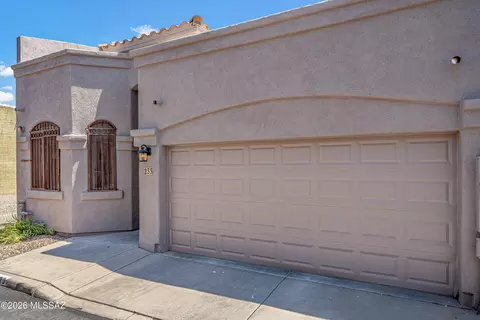 Exterior - 233 E Scepter Ln, Vail, AZ 85641 photo 3 of 8