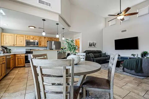 Dining - 233 E Scepter Ln, Vail, AZ 85641 photo 2 of 2