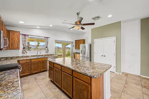 8581 N Continental Links Dr, Tucson, AZ 85743