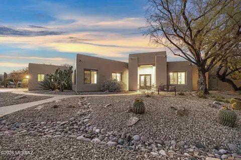 51705184 N Sabino Hills Dr, Tucson, AZ 85749