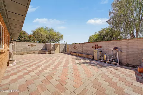 Exterior - 7652 E Logan Pl, Tucson, AZ 85730 photo 3 of 7