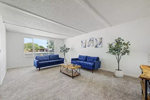 Living - 7652 E Logan Pl, Tucson, AZ 85730 photo 3 of 4