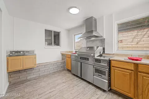 Kitchen - 7652 E Logan Pl, Tucson, AZ 85730 photo 1 of 7