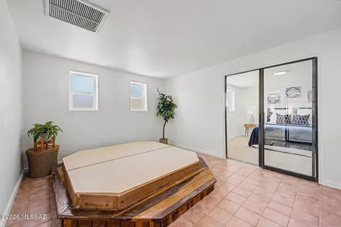 Bedroom - 7652 E Logan Pl, Tucson, AZ 85730 photo 5 of 10
