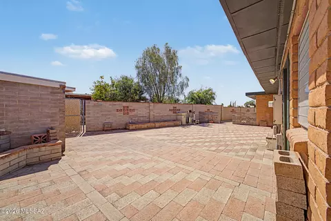 Exterior - 7652 E Logan Pl, Tucson, AZ 85730 photo 4 of 7