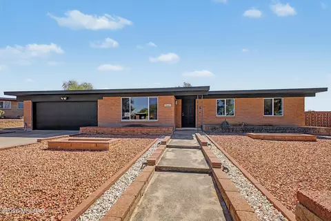 Exterior - 7652 E Logan Pl, Tucson, AZ 85730 photo 1 of 7