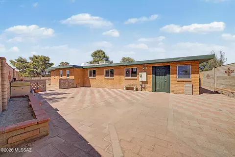 Exterior - 7652 E Logan Pl, Tucson, AZ 85730 photo 2 of 7