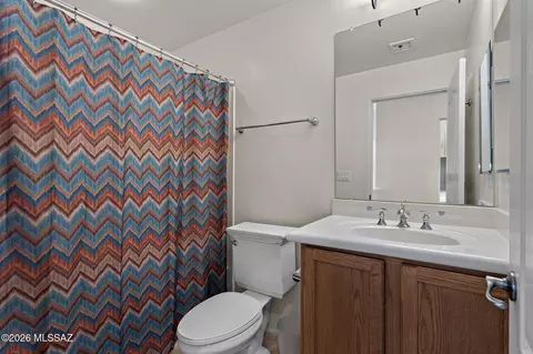 Bath - 470 E Cedarvale Rd, Tucson, AZ 85704 photo 2 of 3