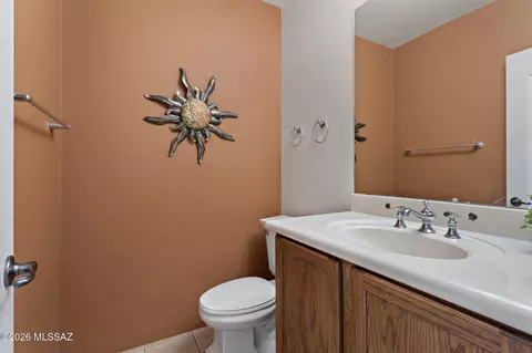 Bath - 470 E Cedarvale Rd, Tucson, AZ 85704 photo 1 of 3