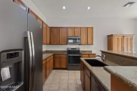 Kitchen - 470 E Cedarvale Rd, Tucson, AZ 85704 photo 2 of 3