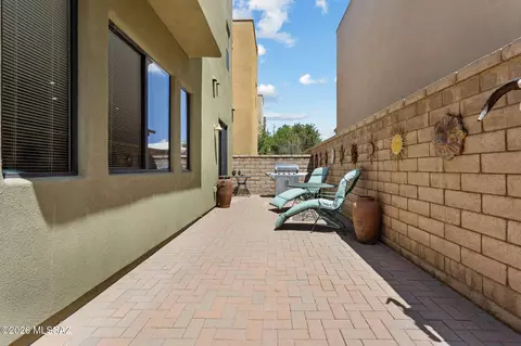 Exterior - 470 E Cedarvale Rd, Tucson, AZ 85704 photo 7 of 10