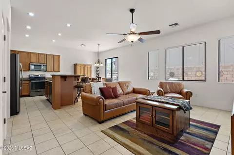 Living - 470 E Cedarvale Rd, Tucson, AZ 85704 photo 1 of 2