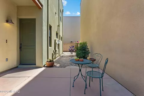 Exterior - 470 E Cedarvale Rd, Tucson, AZ 85704 photo 9 of 10