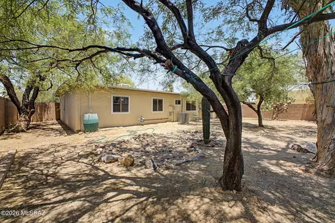 Exterior - 9652 E Stella Rd, Tucson, AZ 85730 photo 6 of 7