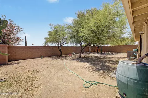 Exterior - 9652 E Stella Rd, Tucson, AZ 85730 photo 4 of 7