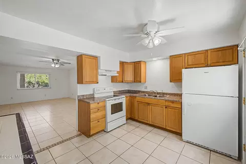 Kitchen - 9652 E Stella Rd, Tucson, AZ 85730 photo 4 of 4
