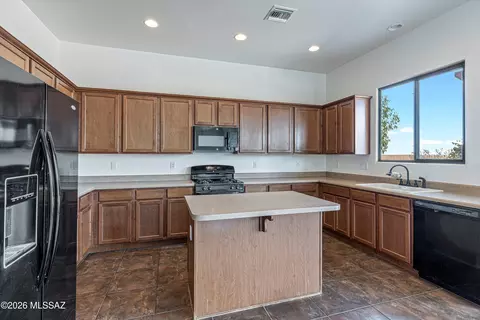 Kitchen - 161 E Sycamore View Rd, Vail, AZ 85641 photo 2 of 3