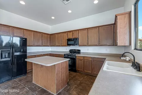 Kitchen - 161 E Sycamore View Rd, Vail, AZ 85641 photo 1 of 3