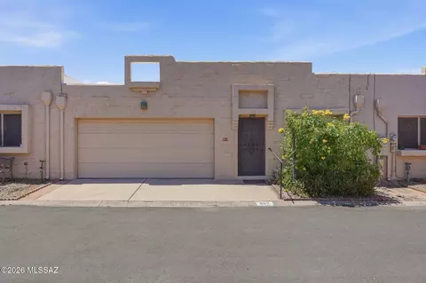 967 W Lyman Ln, Tucson, AZ 85704