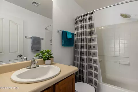 Bath - 3894 E Bright View St, Tucson, AZ 85706 photo 1 of 2