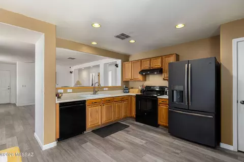 Kitchen - 3894 E Bright View St, Tucson, AZ 85706 photo 1 of 4