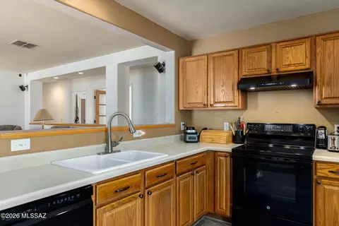 Kitchen - 3894 E Bright View St, Tucson, AZ 85706 photo 3 of 4