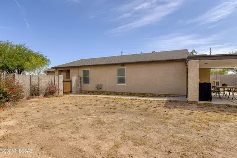 Exterior - 3894 E Bright View St, Tucson, AZ 85706 photo 10 of 11