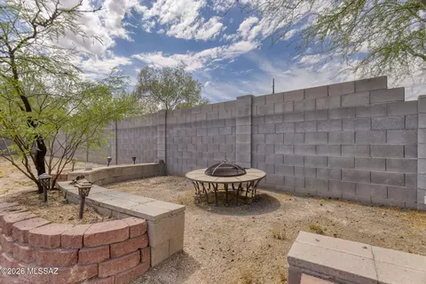 Exterior - 3894 E Bright View St, Tucson, AZ 85706 photo 7 of 11