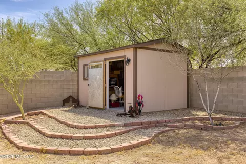 Exterior - 3894 E Bright View St, Tucson, AZ 85706 photo 5 of 11