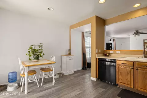 Kitchen - 3894 E Bright View St, Tucson, AZ 85706 photo 4 of 4