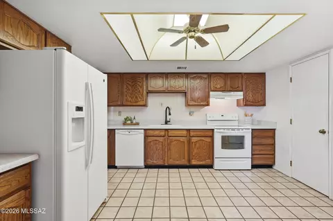 Kitchen - 7601 E Pearson St, Tucson, AZ 85715 photo 2 of 4