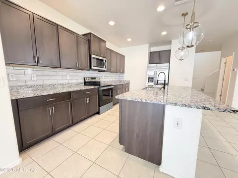 Kitchen - 14041 E Red Pine Pl, Vail, AZ 85641 photo 3 of 9