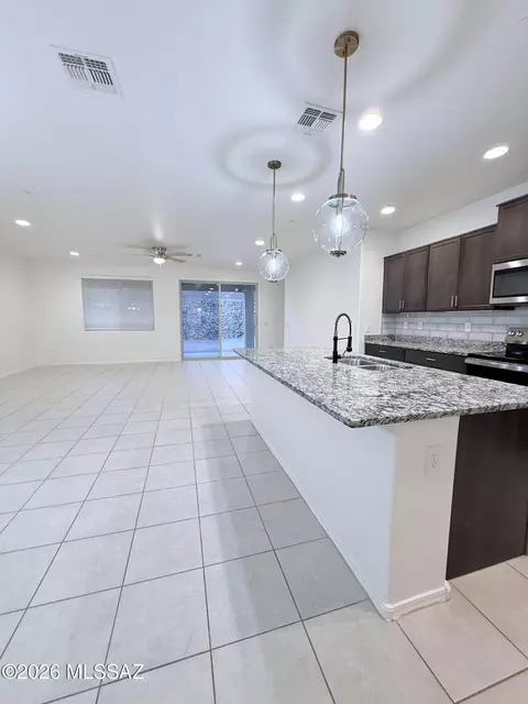 Kitchen - 14041 E Red Pine Pl, Vail, AZ 85641 photo 6 of 9