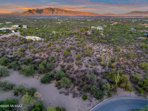 5030 W Crestview Dr, Tucson, AZ 85745
