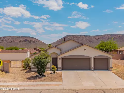 3705 W Tetakusim Rd, Tucson, AZ 85746