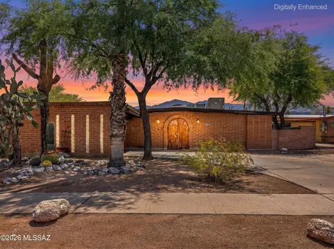 633 S Desert Steppes Dr, Tucson, AZ 85710